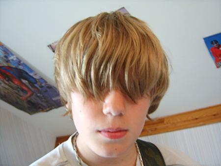 TOM A FAIT COUPER SES CHEVEUX!!!...